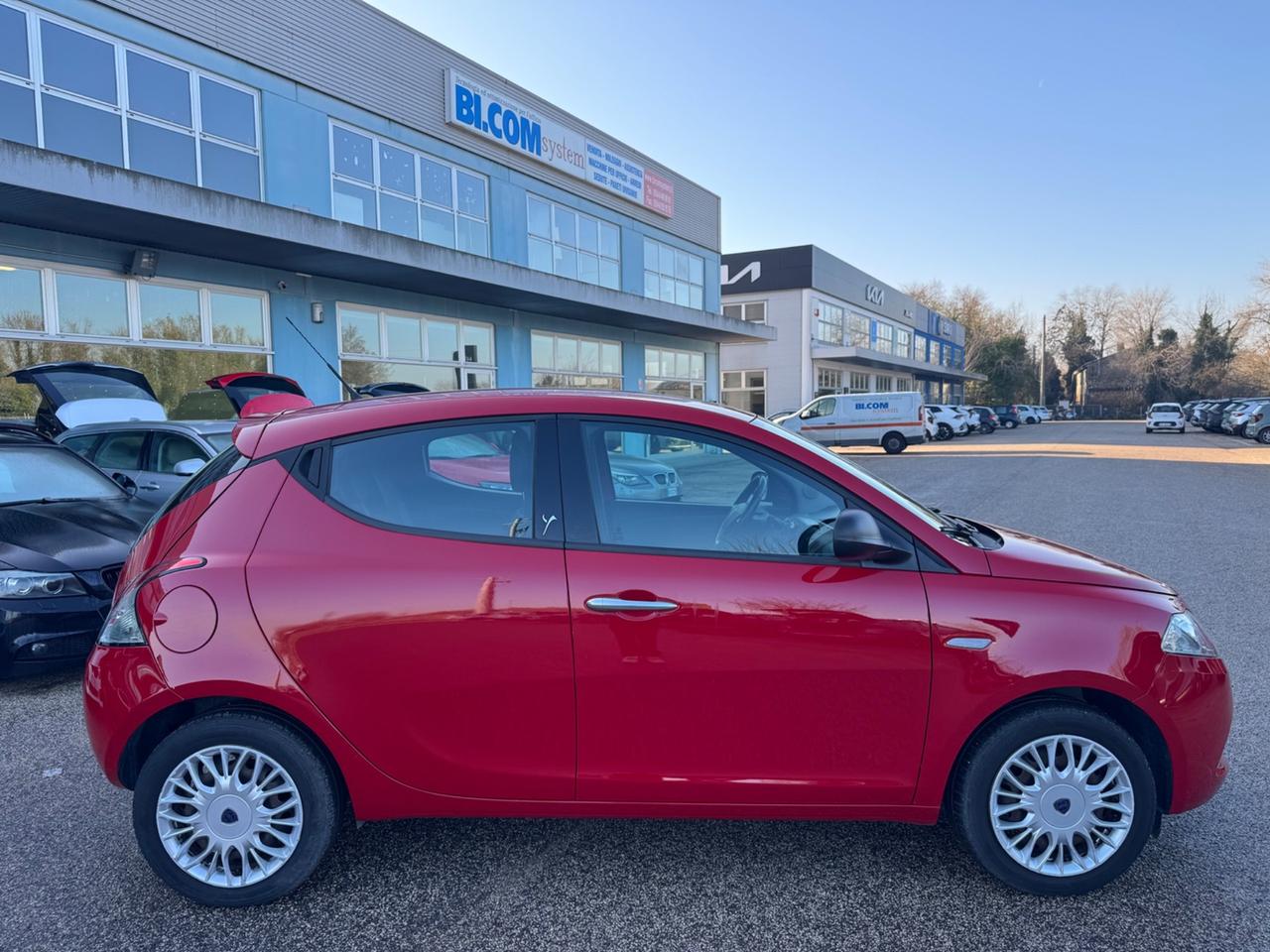 Lancia Ypsilon 1.2 69 CV 5 porte Platinum NEOPATENTATI