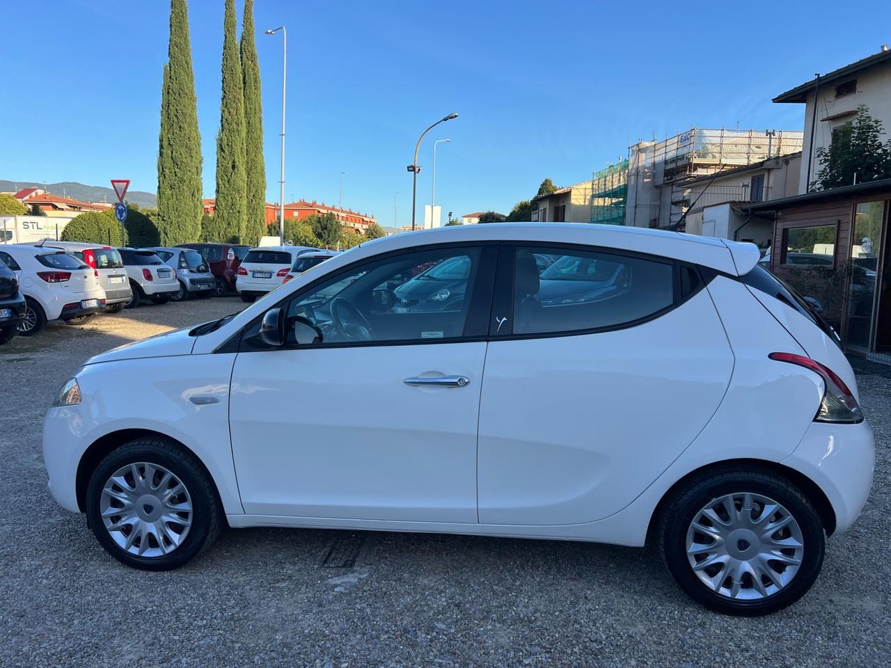 Lancia Ypsilon 1.2 69 CV 5 porte Gold