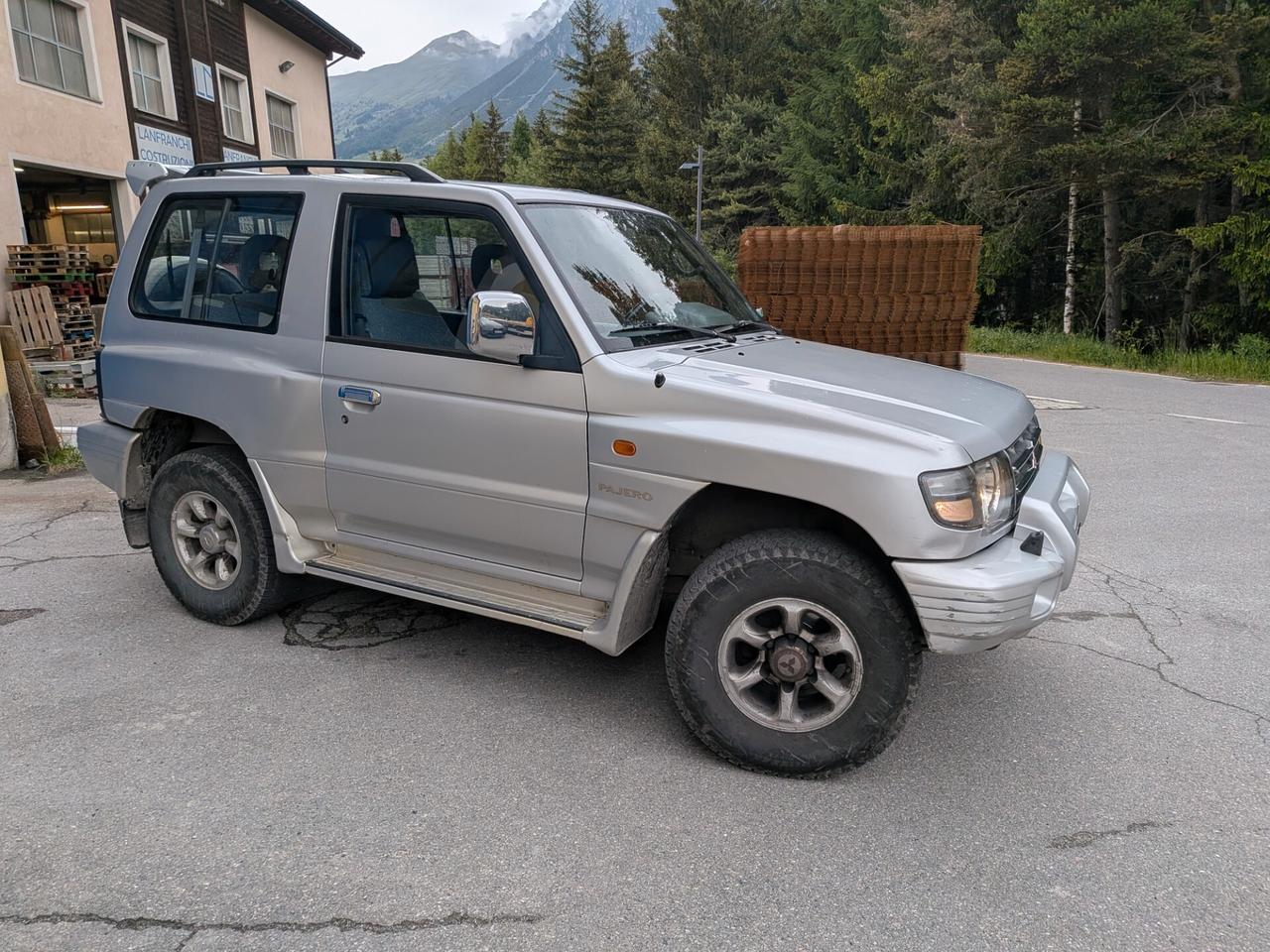 Mitsubishi Pajero 2.5 TDI Metal-top S.S. GLS Target