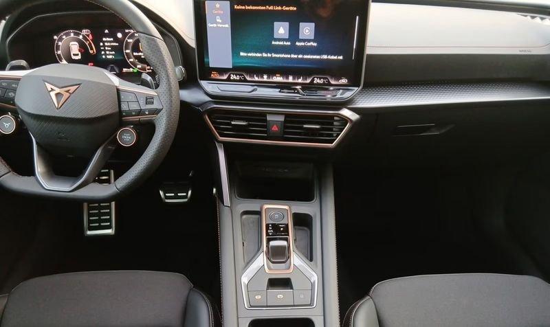 Cupra Leon Leon Sportstourer 1.5 Hybrid 150 CV DSG 18" Gancio Camera