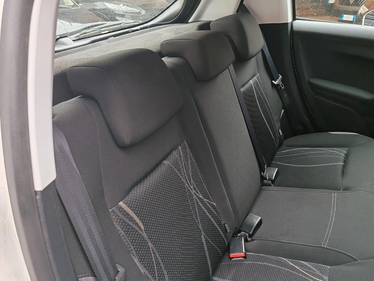 Peugeot 208 1.4 HDi 68 CV 5 porte