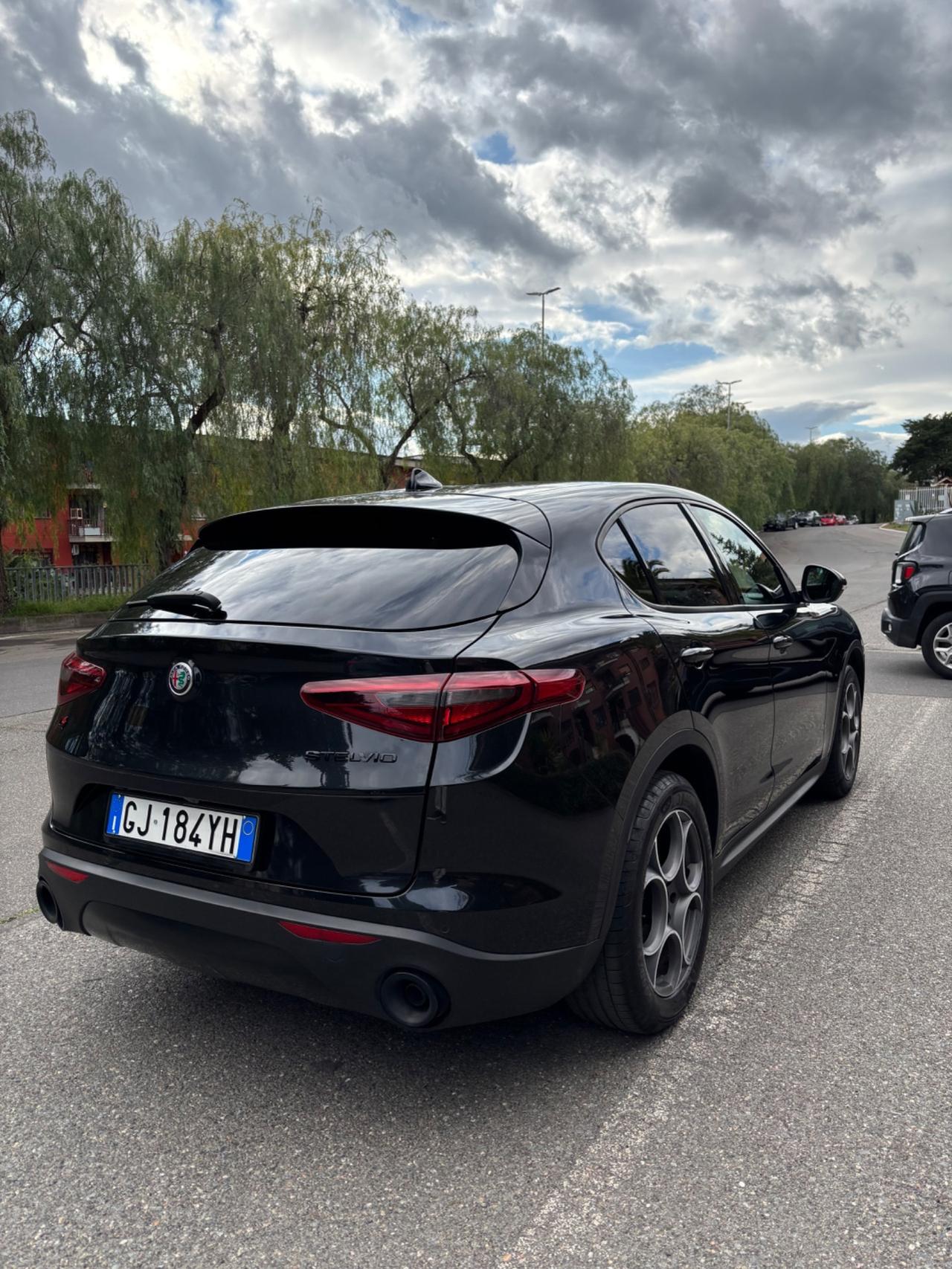 Alfa Romeo Stelvio 2.2 190 CV Q4 Sprint total black 2022
