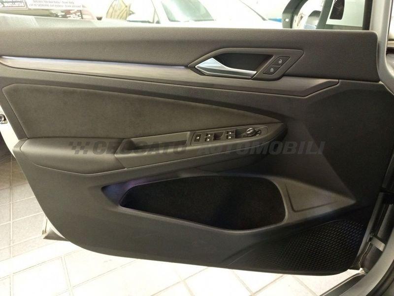 Volkswagen Golf VIII 2020 1.5 etsi evo Style 130cv dsg