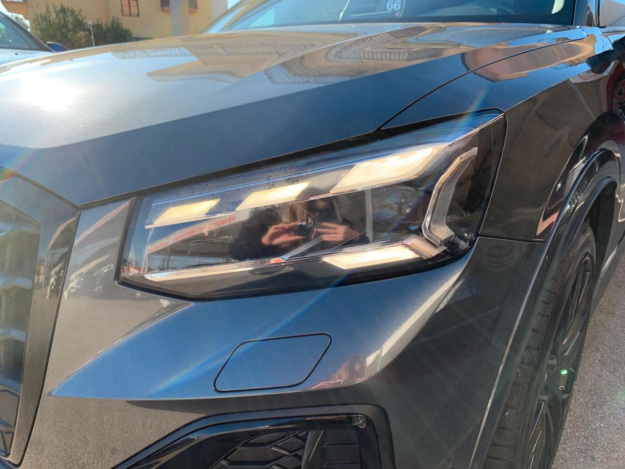 Audi Q2 30 TDI S tronic Identity Black