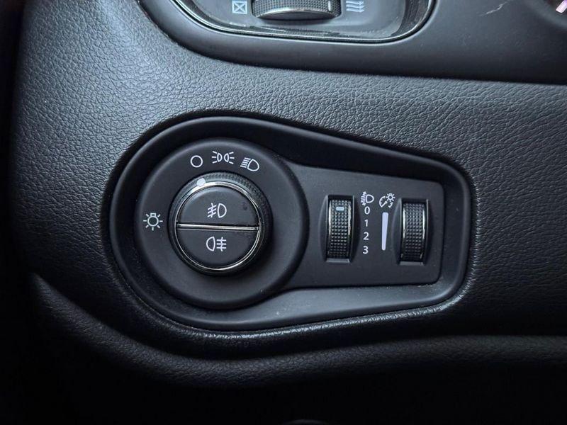 Jeep Renegade 1.3 T4 DDCT Limited FULL-LED