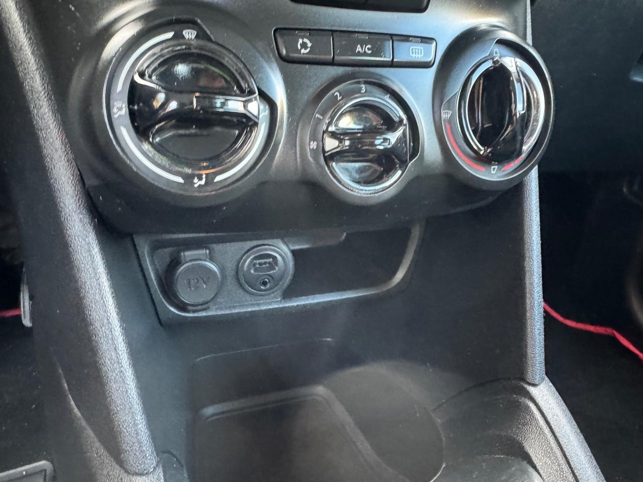 Peugeot 208 1.2 BENZINA 82CV Active 11/2013