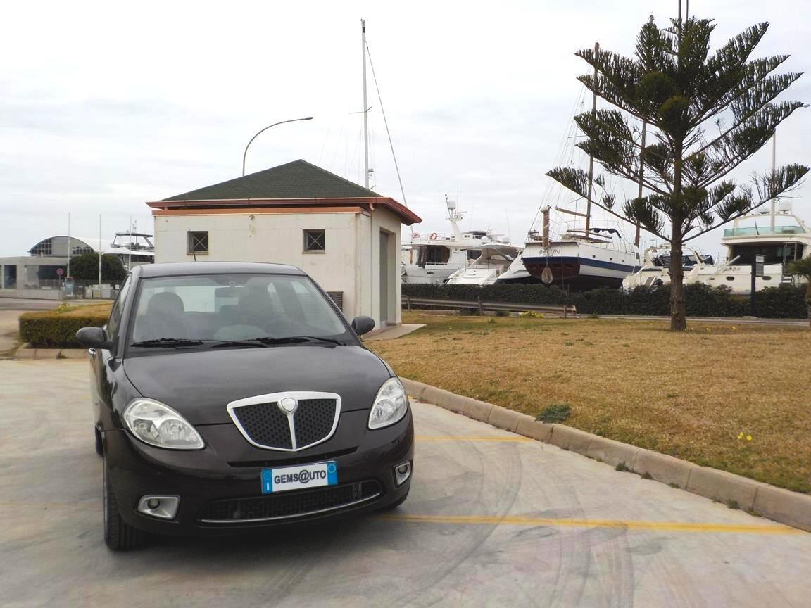 Lancia Ypsilon 1.2 Oro Giallo