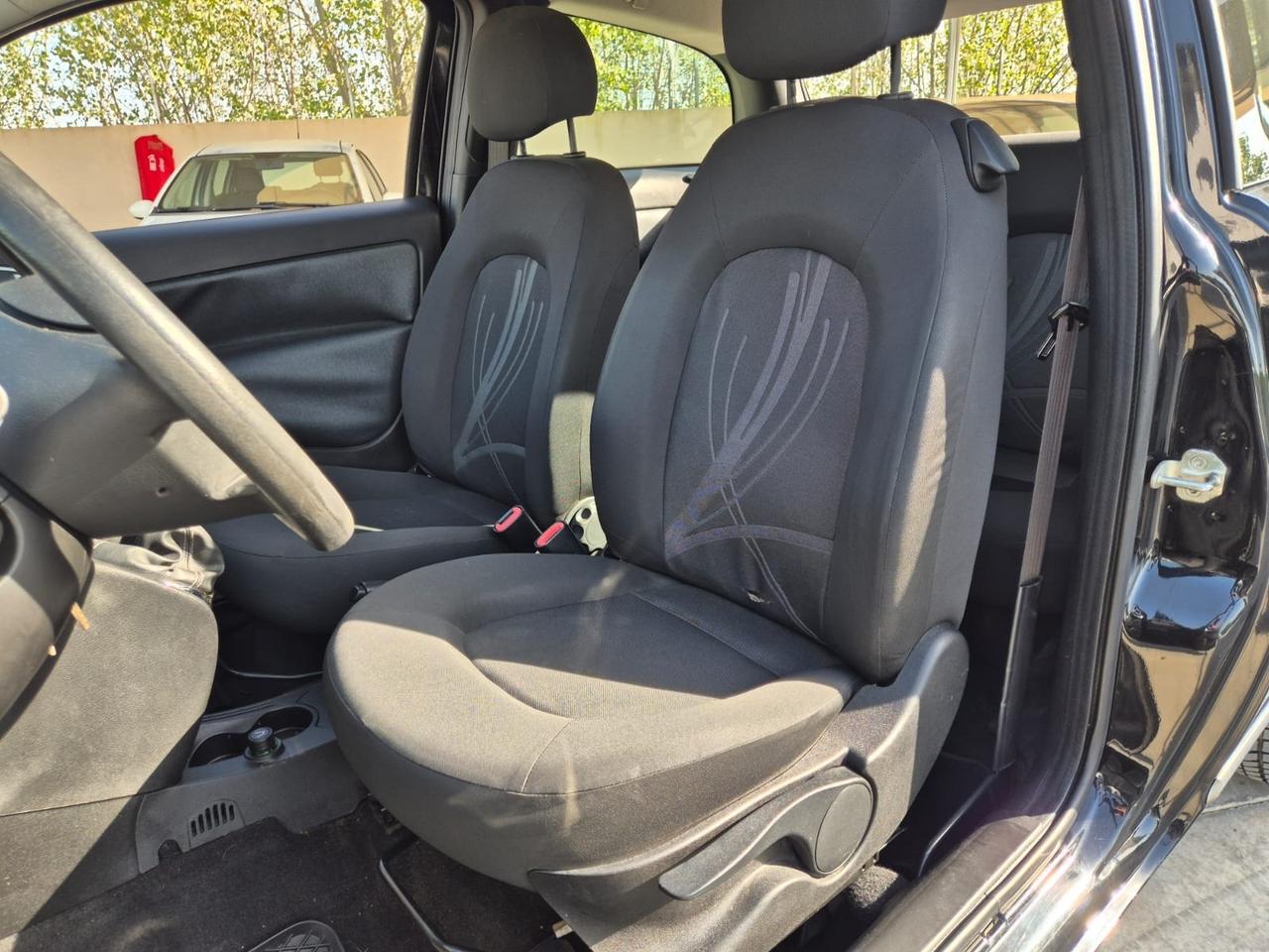 Lancia Ypsilon 1.2 69 CV Unyca