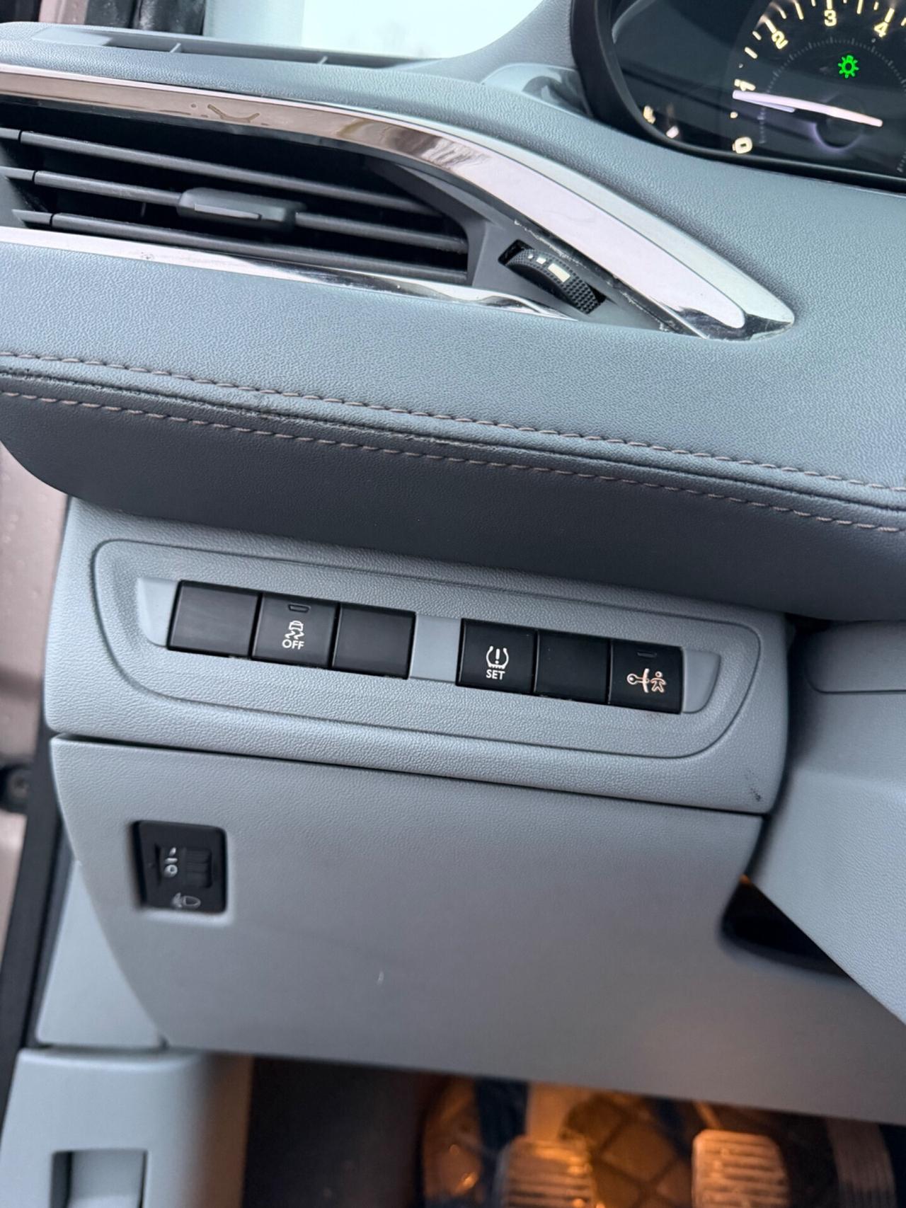 Peugeot 208 PureTech 82 5 porte Allure