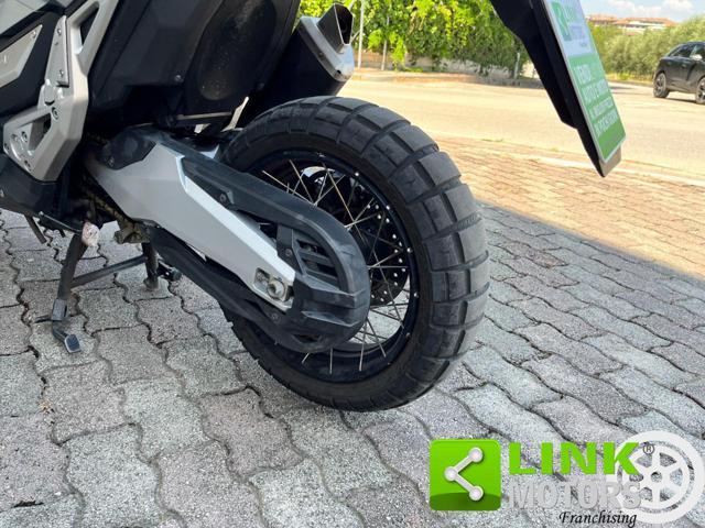 HONDA X-ADV 750 .