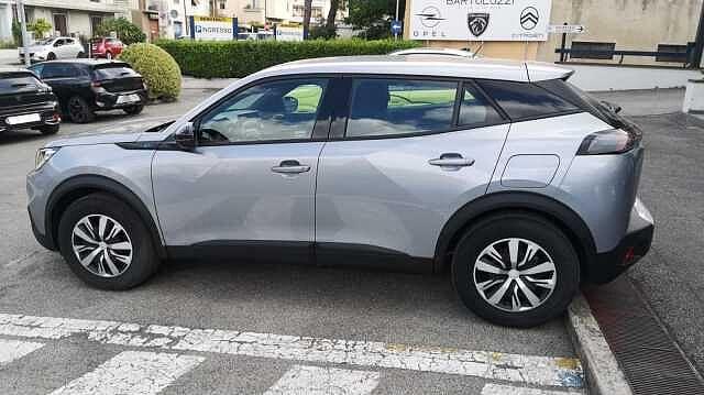 Peugeot 2008 motore elettrico 136 CV Active