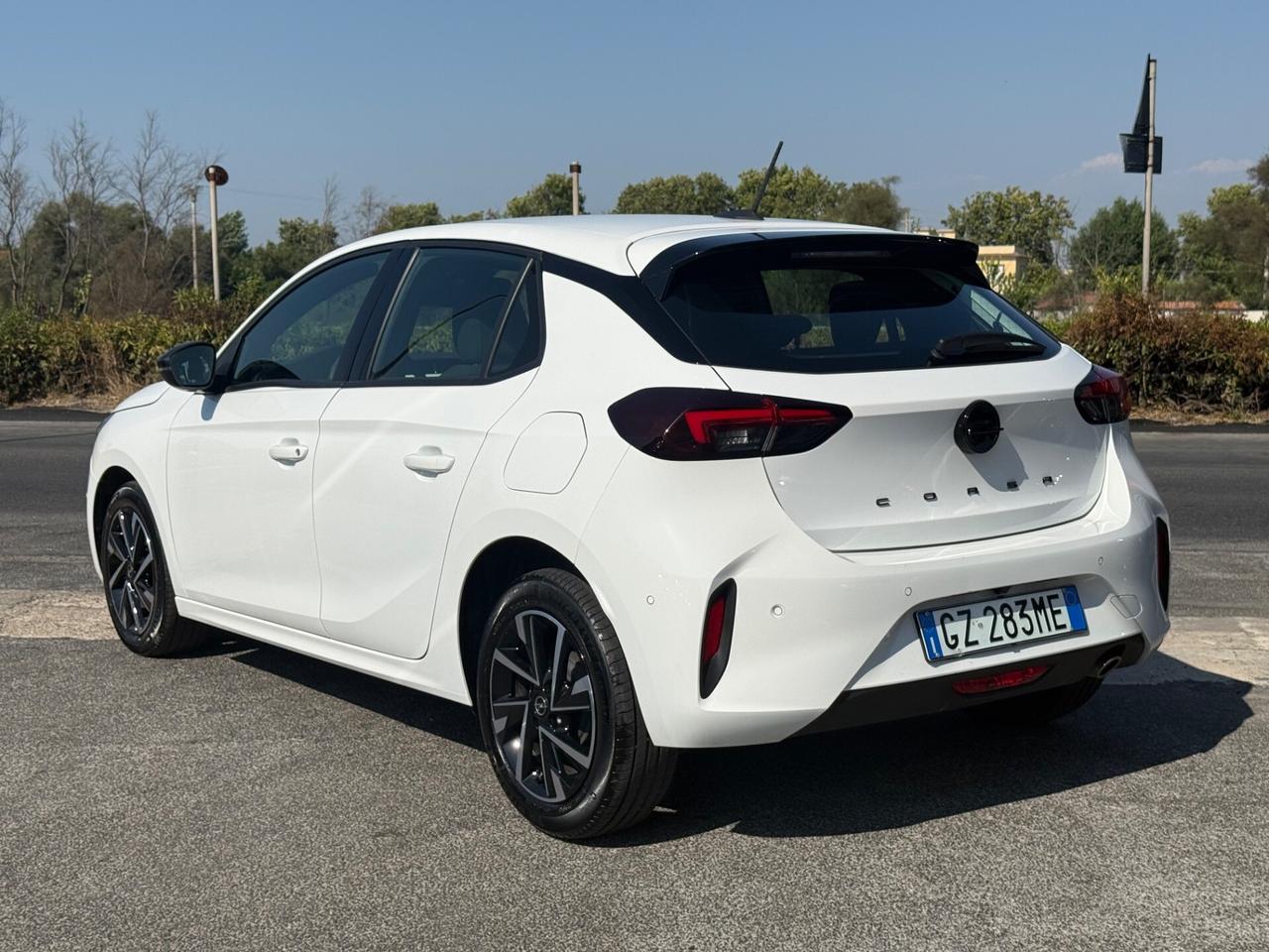 Opel Corsa 1.2 GS 100cv Arktis white