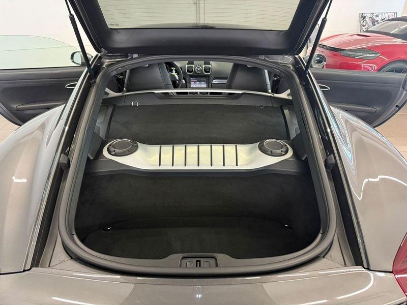 Porsche Cayman 2.7