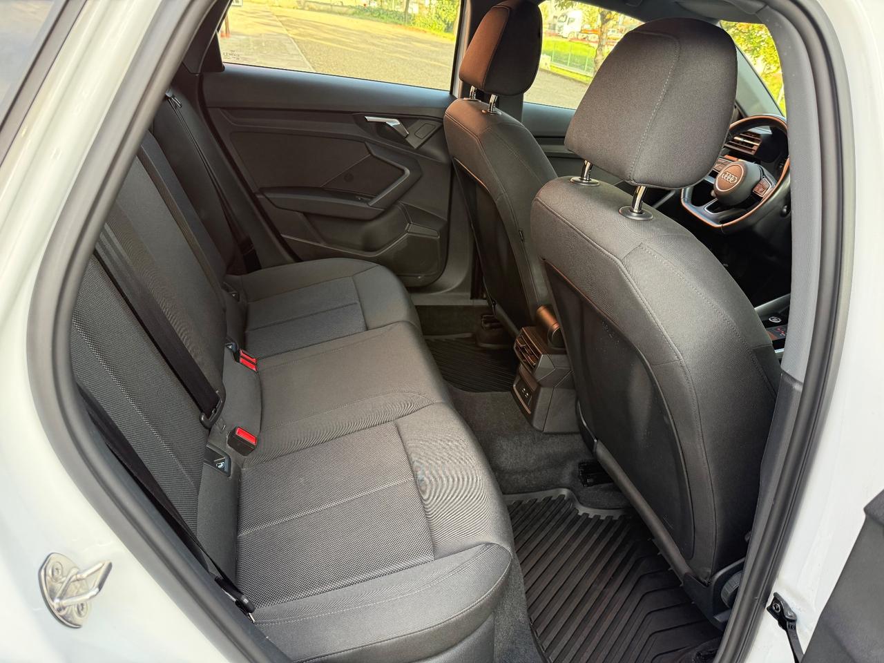 Audi A3 SPB 30 g-tron S tronic line edition
