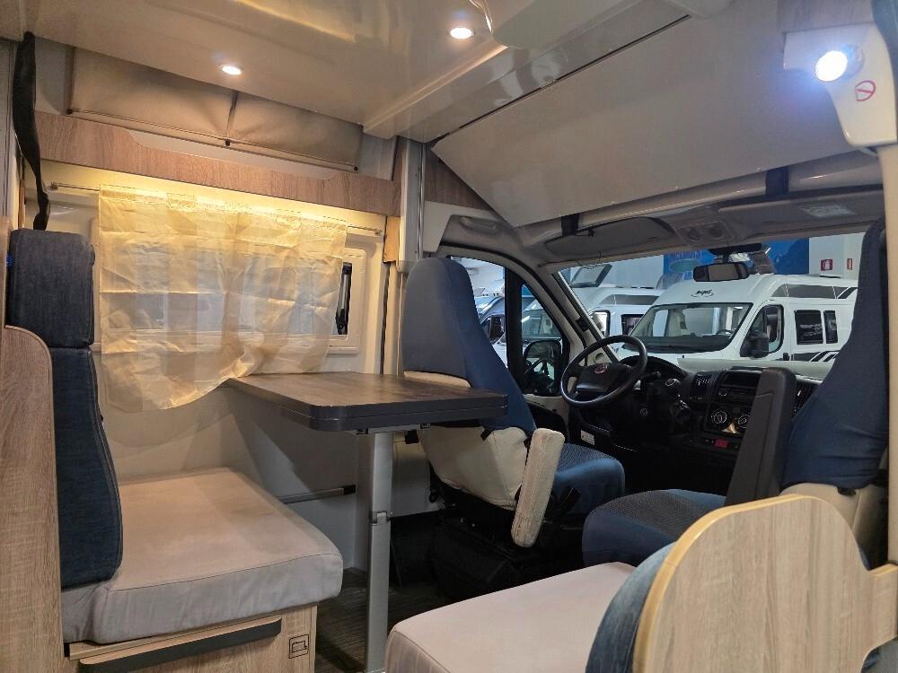 CAMPER VAN FONT VENDOME H 307