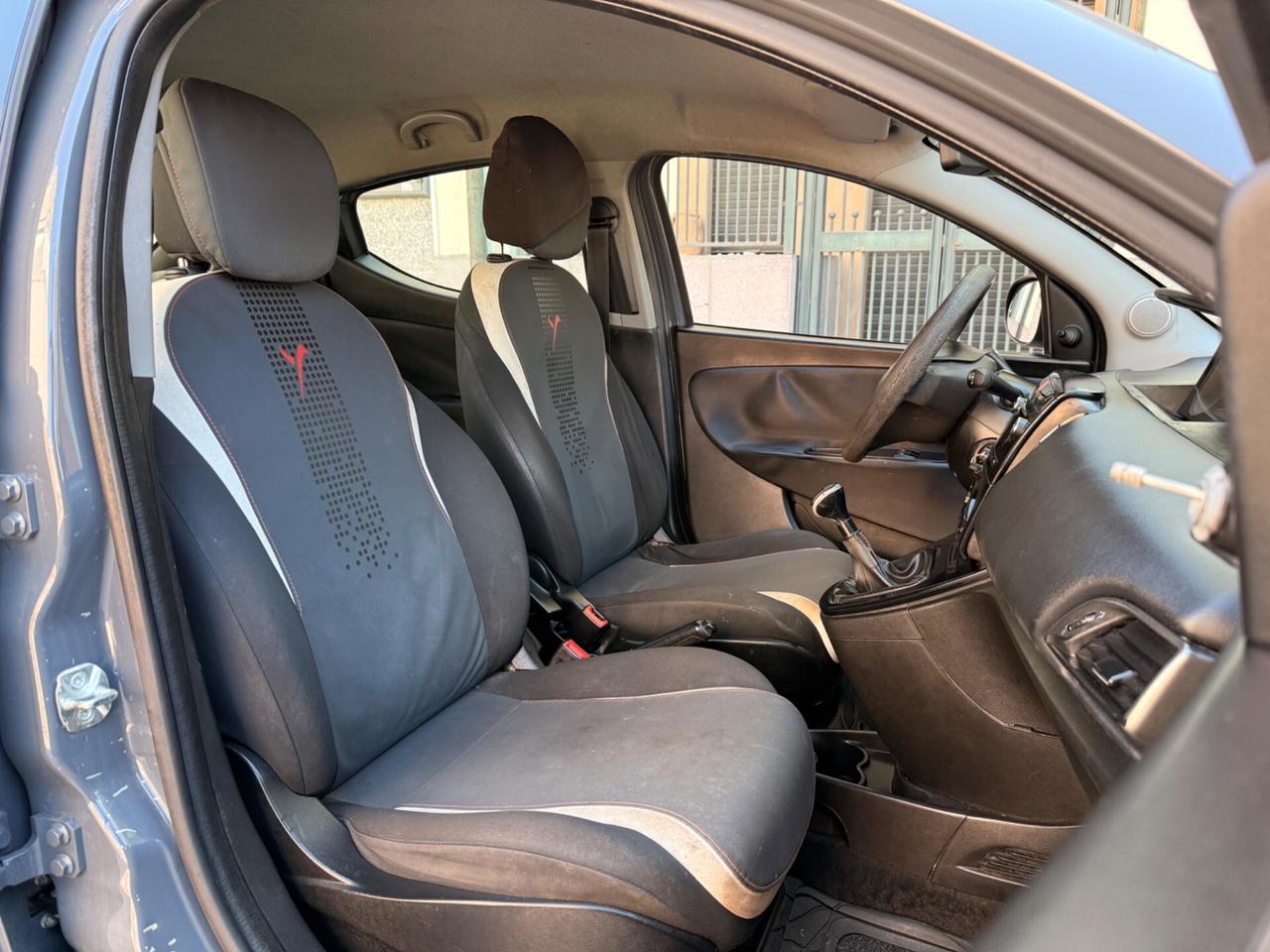 Lancia Ypsilon 1.3 MJT 5 porte Momodesign Full