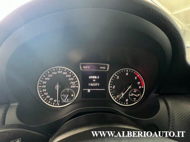 MERCEDES-BENZ A 180 d Premium