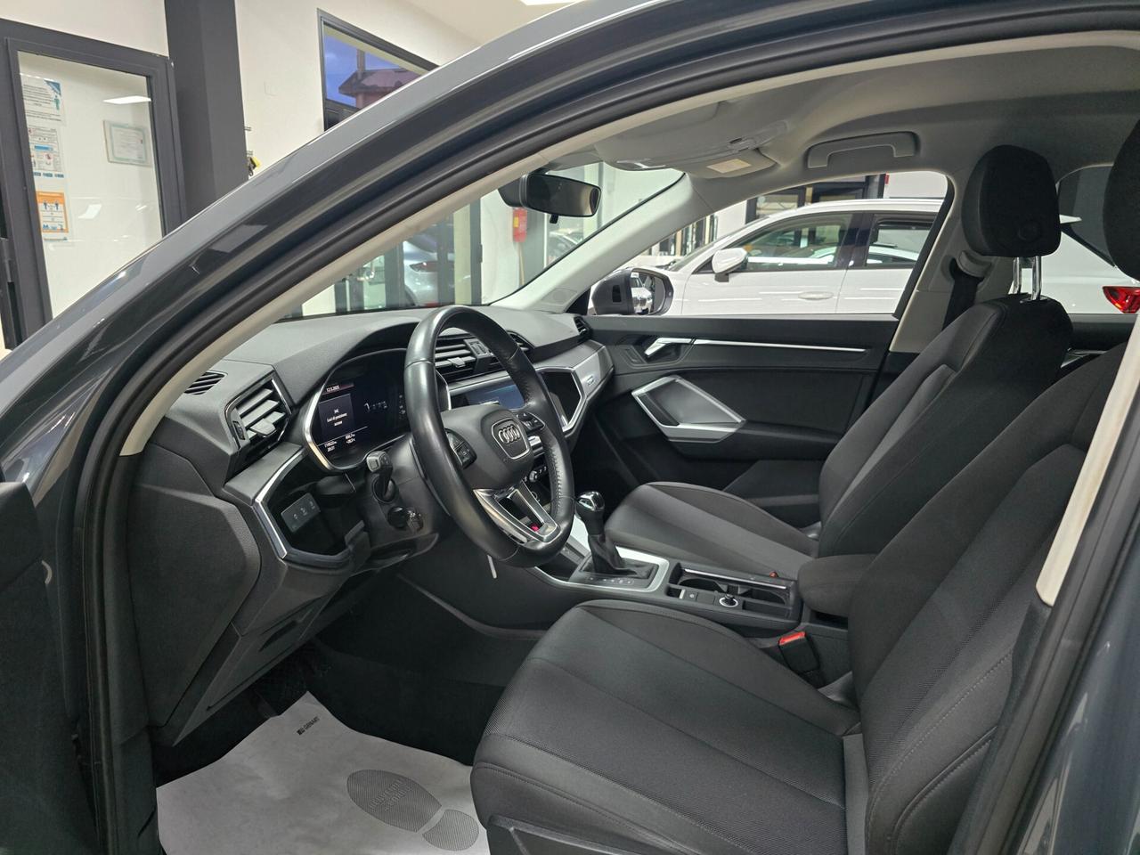Audi Q3 35 TDI S tronic Business Advanced