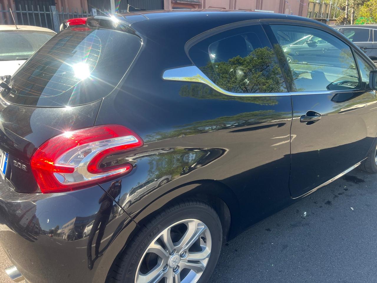 Peugeot 208 1.2 VTi 82 CV 3 porte Allure