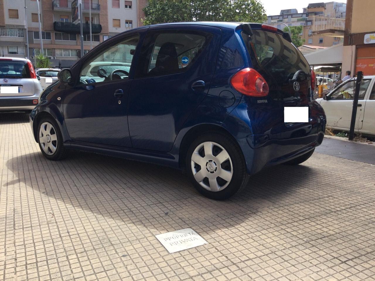 Toyota Aygo 1.0 12V VVT-i 5 porte Sol