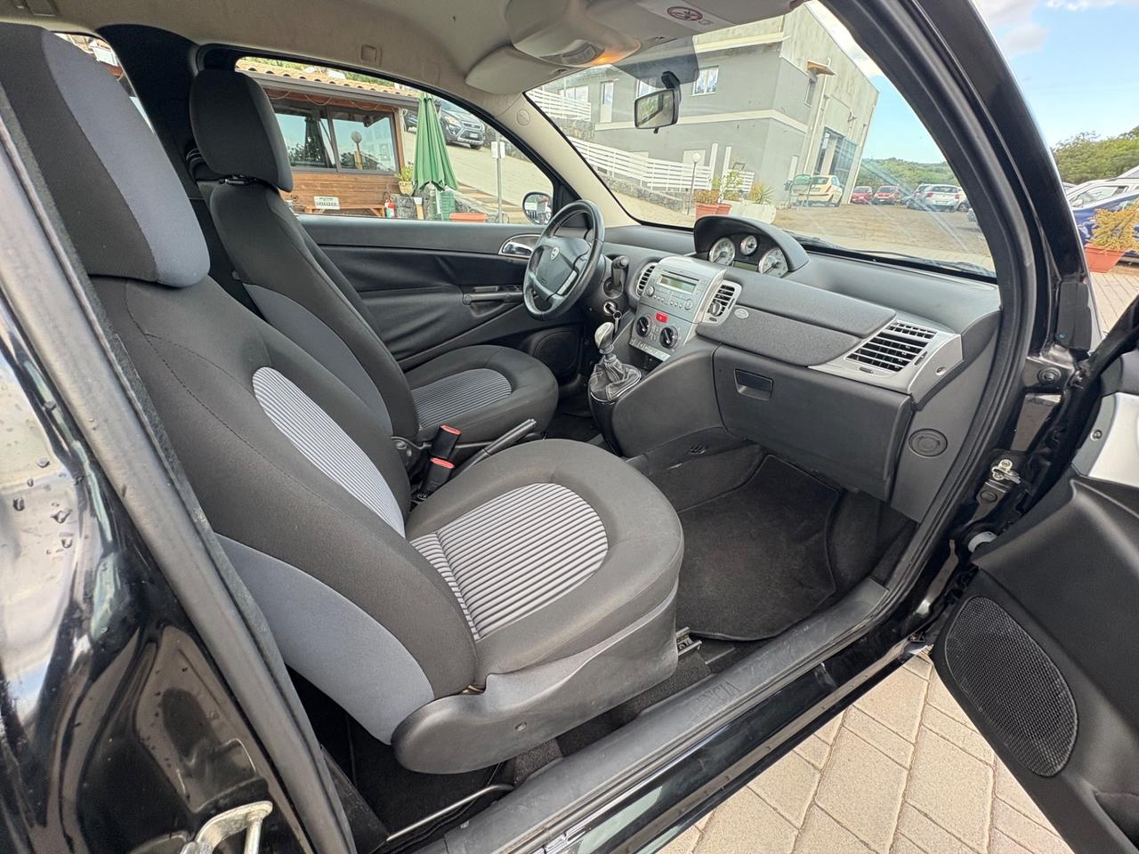 Lancia Ypsilon 1.2 Oro Neopatentati