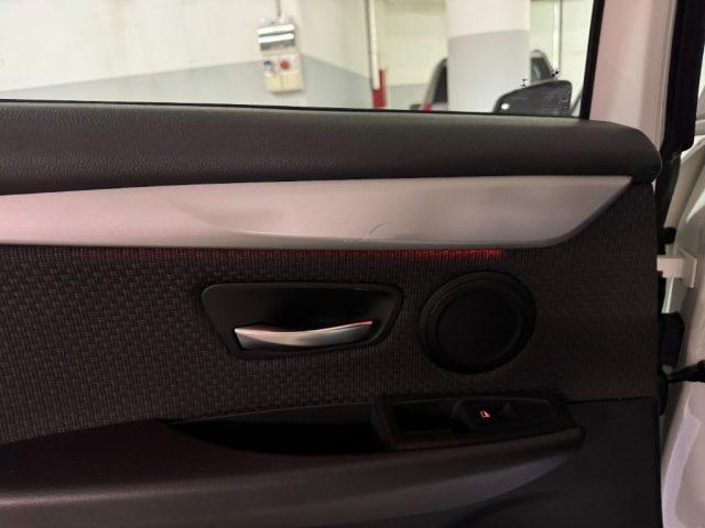 BMW 220 i Active Tourer Advantage