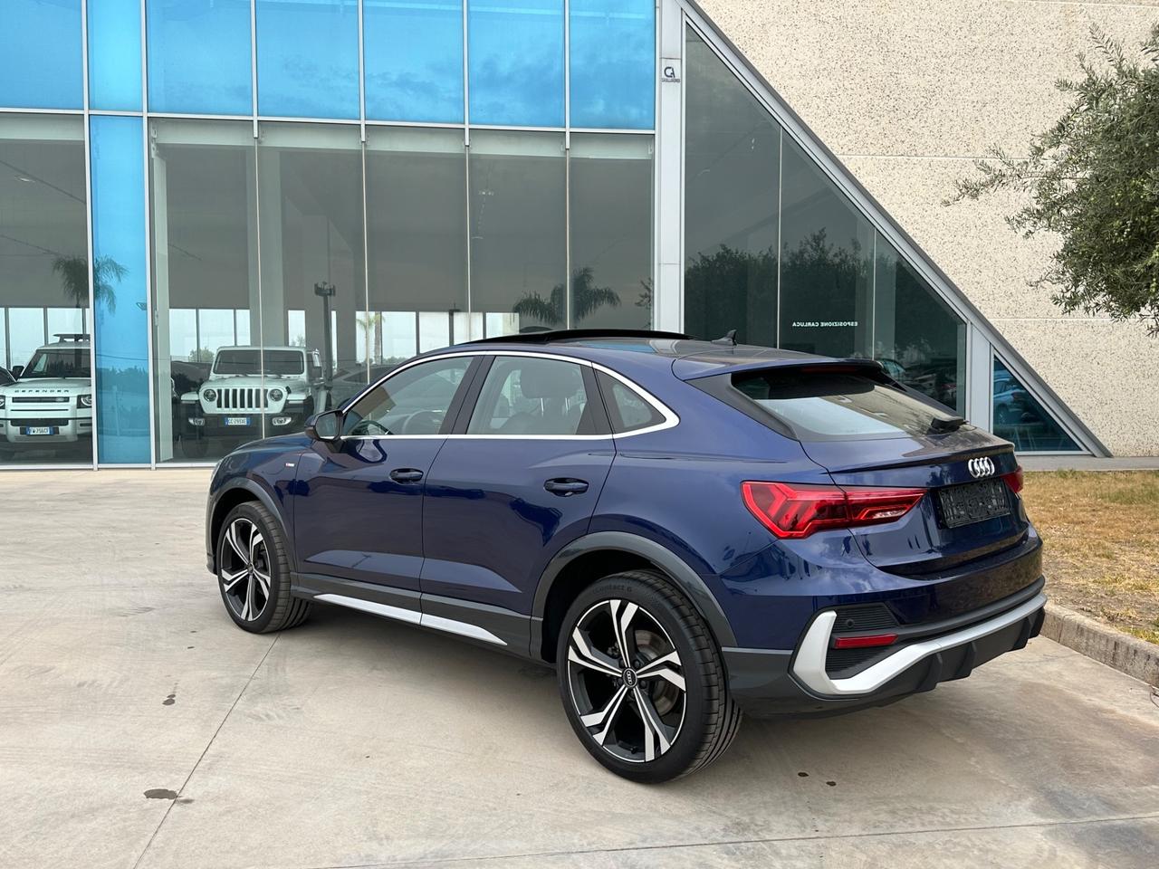 Audi Q3 spb 35 Sline possibilità noleggio no scoring