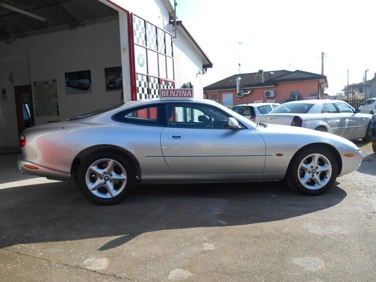 JAGUAR XK8 4.0 COUPE' ISCRITTA A.S.I