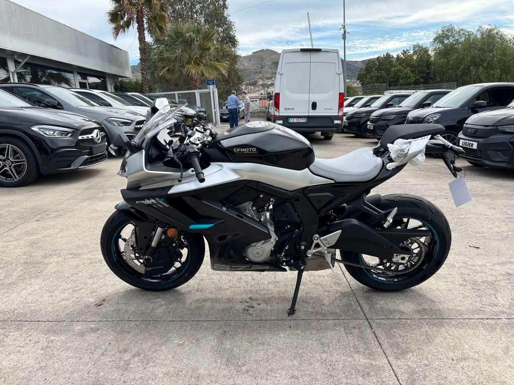 CfMoto 675 sr-r piccolo mostriciattolo a 75 euro al mese senza anticipo