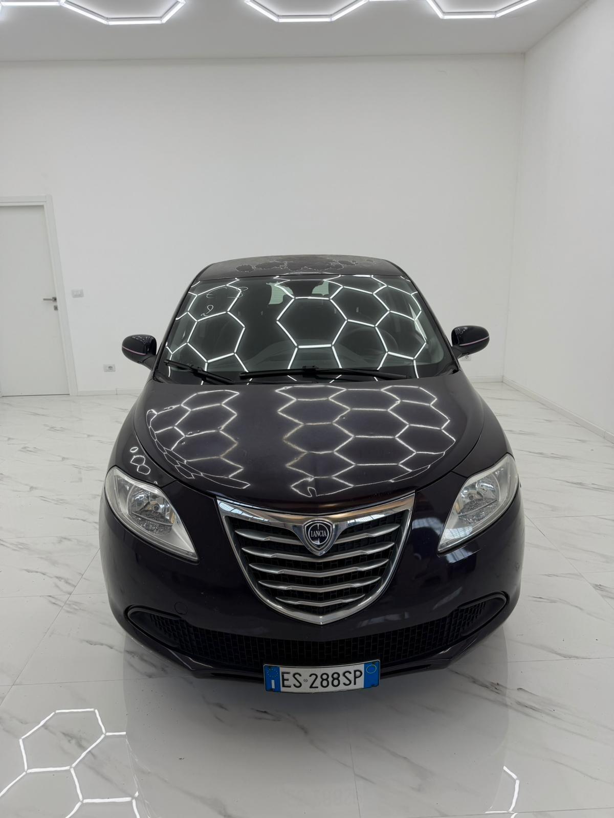 Lancia Ypsilon 1.2 69 CV 5 porte Platinum