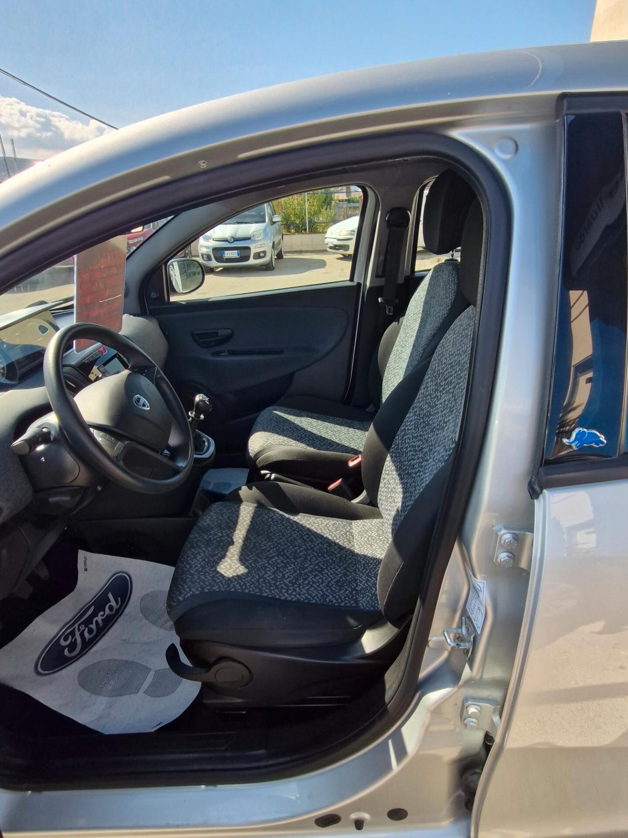 Lancia Ypsilon 1.2 69 CV 5 porte Elefantino Blu