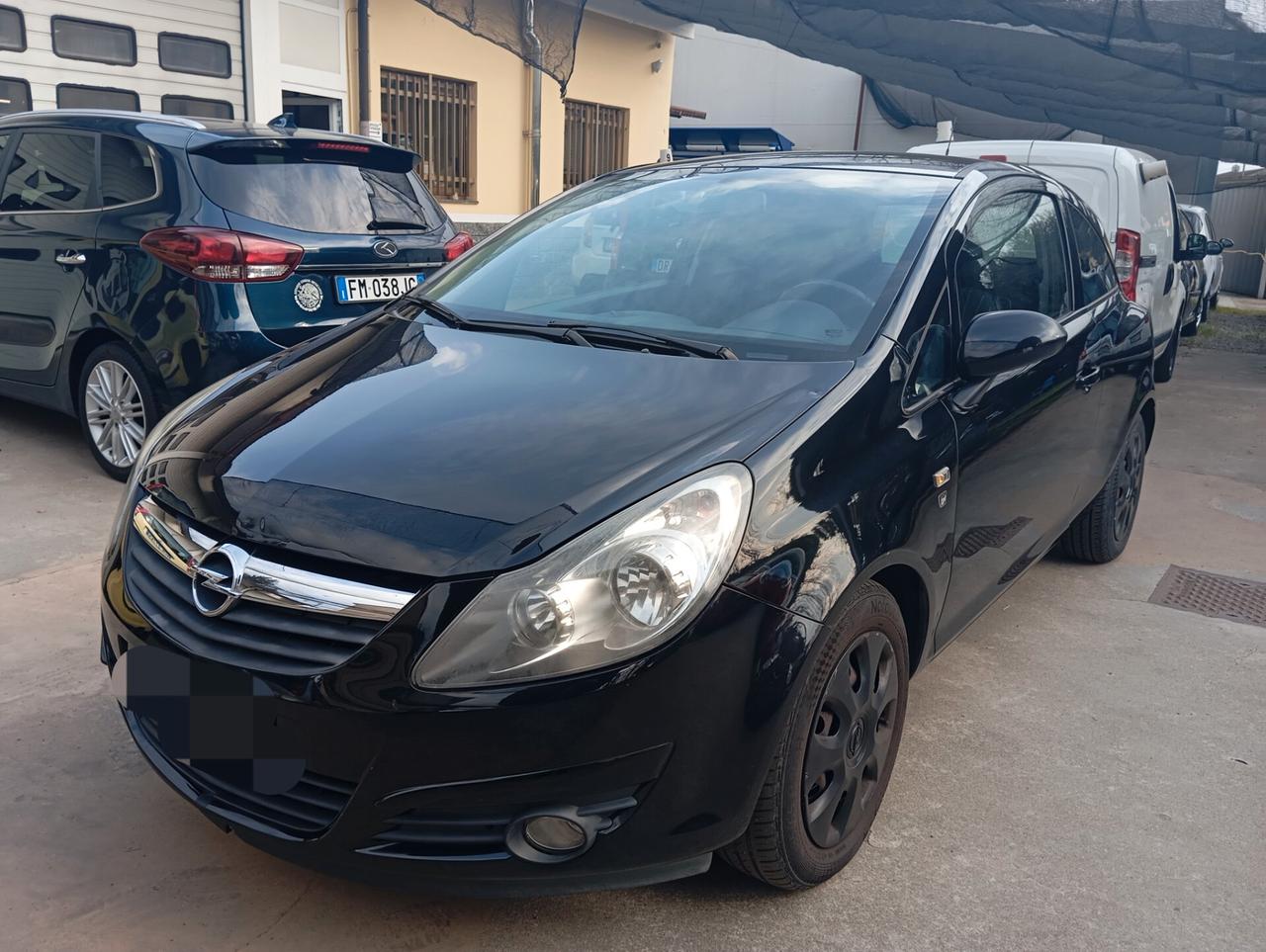Opel Corsa 1.2 3 porte Club valuto permute
