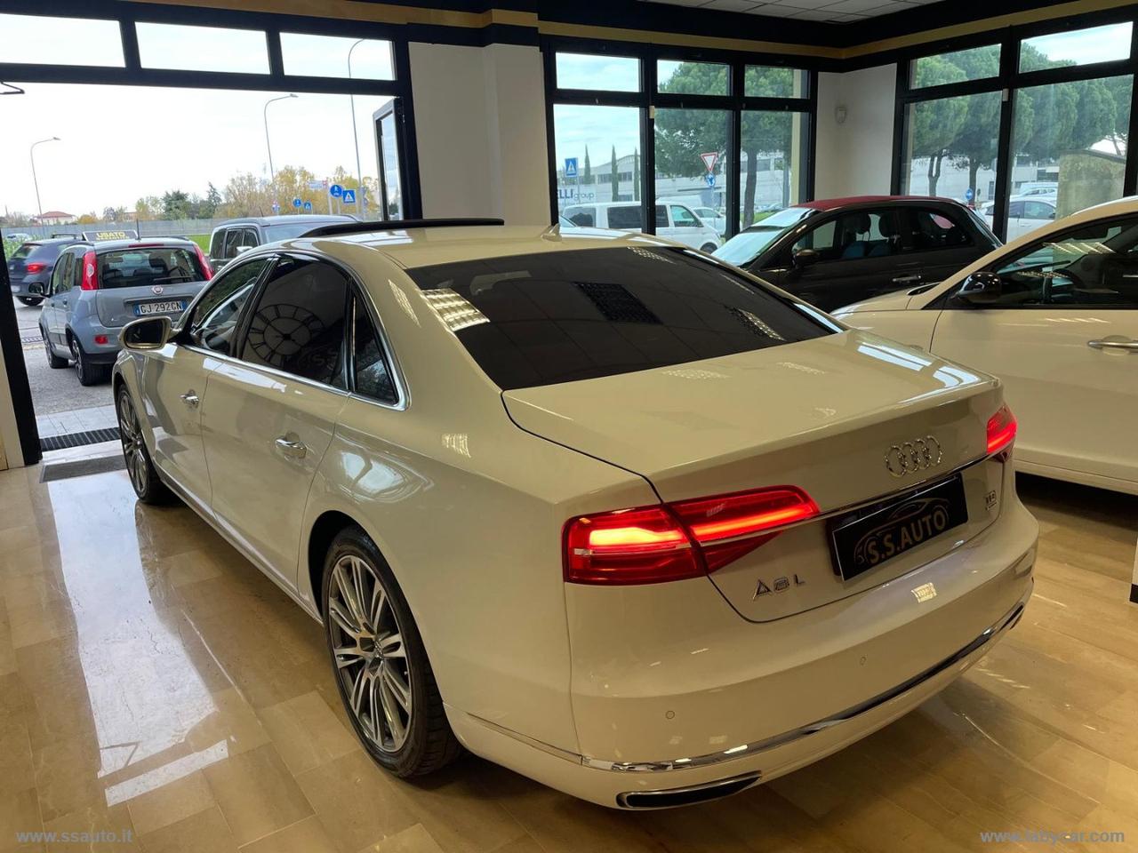 AUDI A8 L 4.2 V8 TDI 385CV quattro tip. VETTURA IMPECCABILE ED INTROVABILE!!