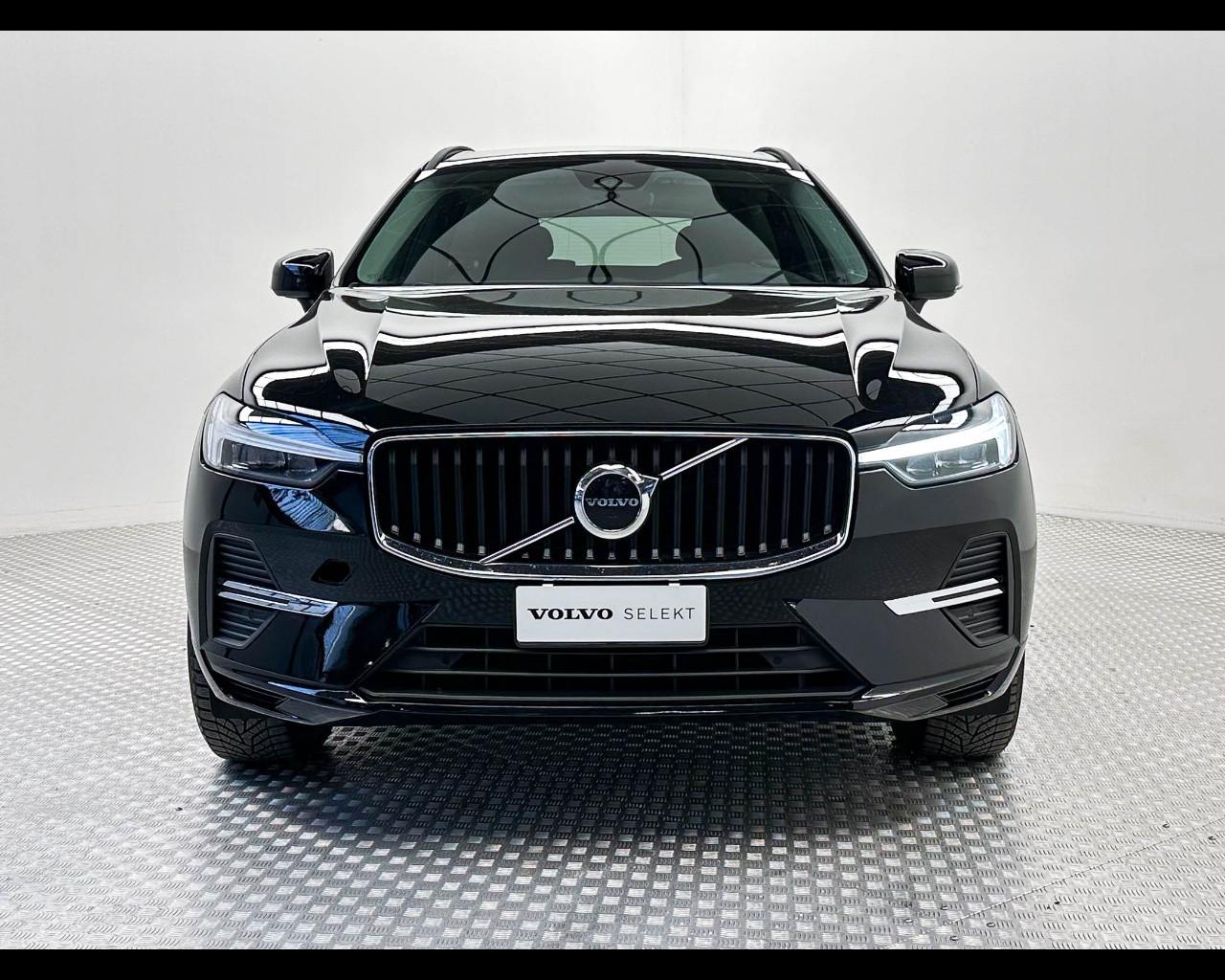 VOLVO XC60 B4 (d) AWD automatico Essential