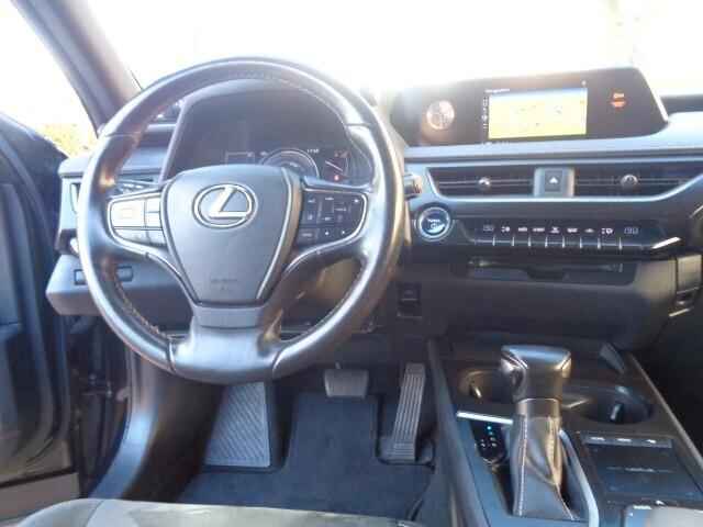 Lexus UX Hybrid Business