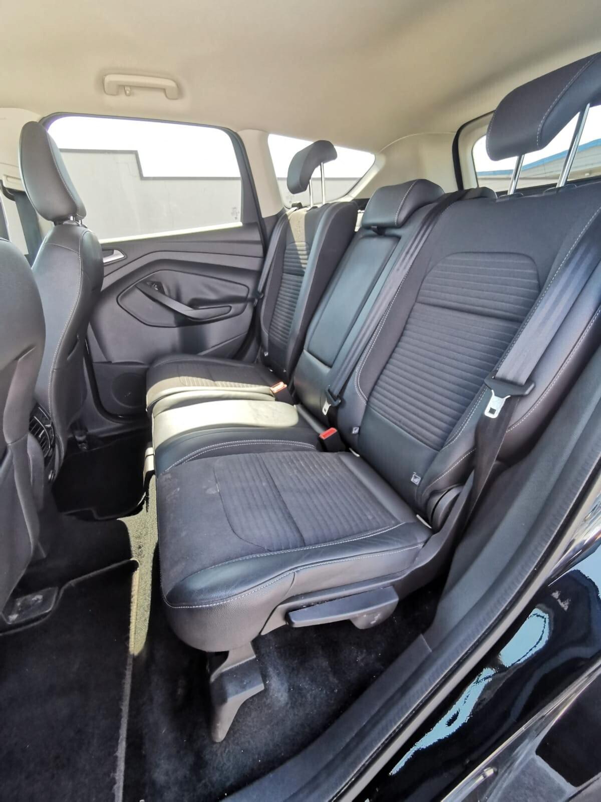 Ford Kuga 1.5 TDCI 120CV 2WD Powershift Tit.