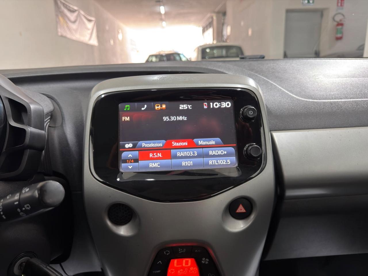 Toyota Aygo 1.0 VVT-i 69 CV 5 porte x-clusiv