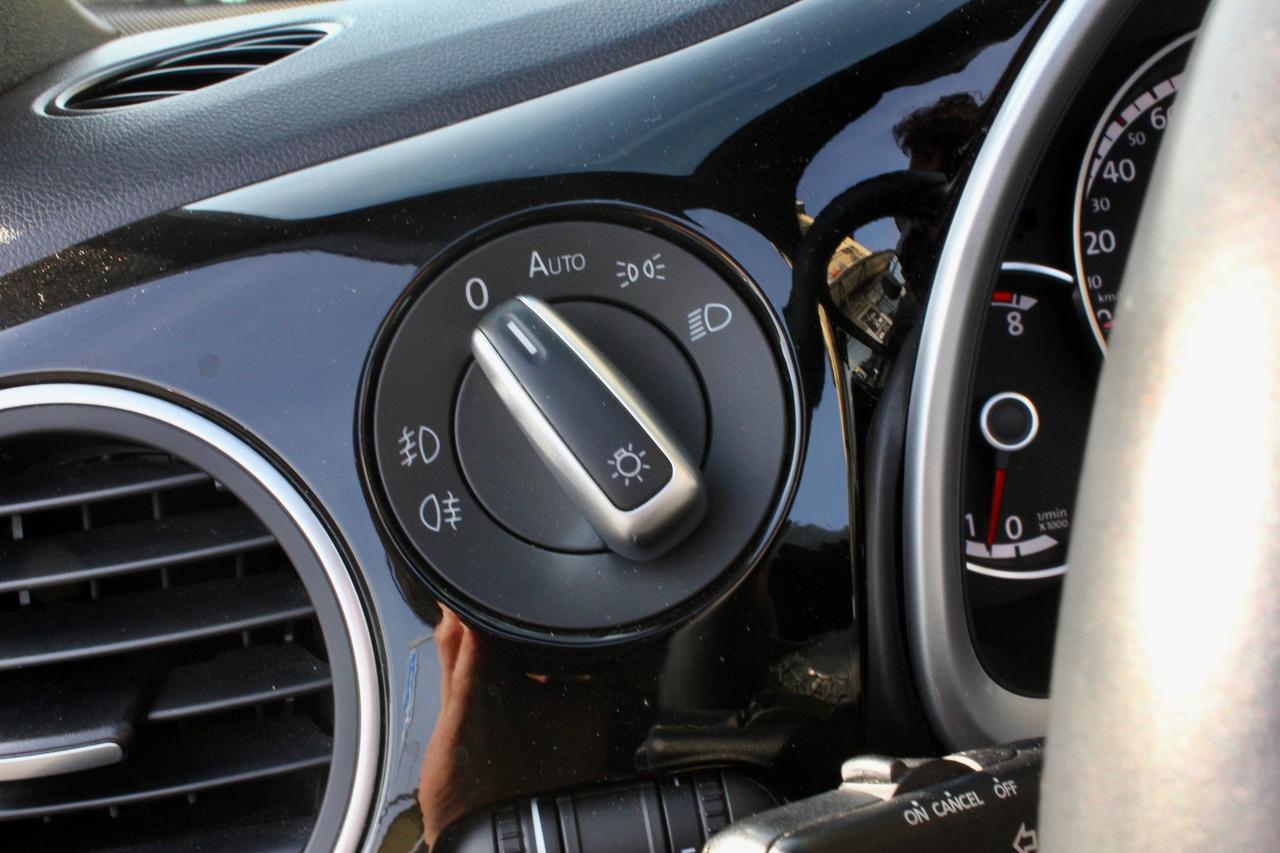 Volkswagen Maggiolino 1.4 tsi DSG cabrio 160cv fullled navy pelle traforata