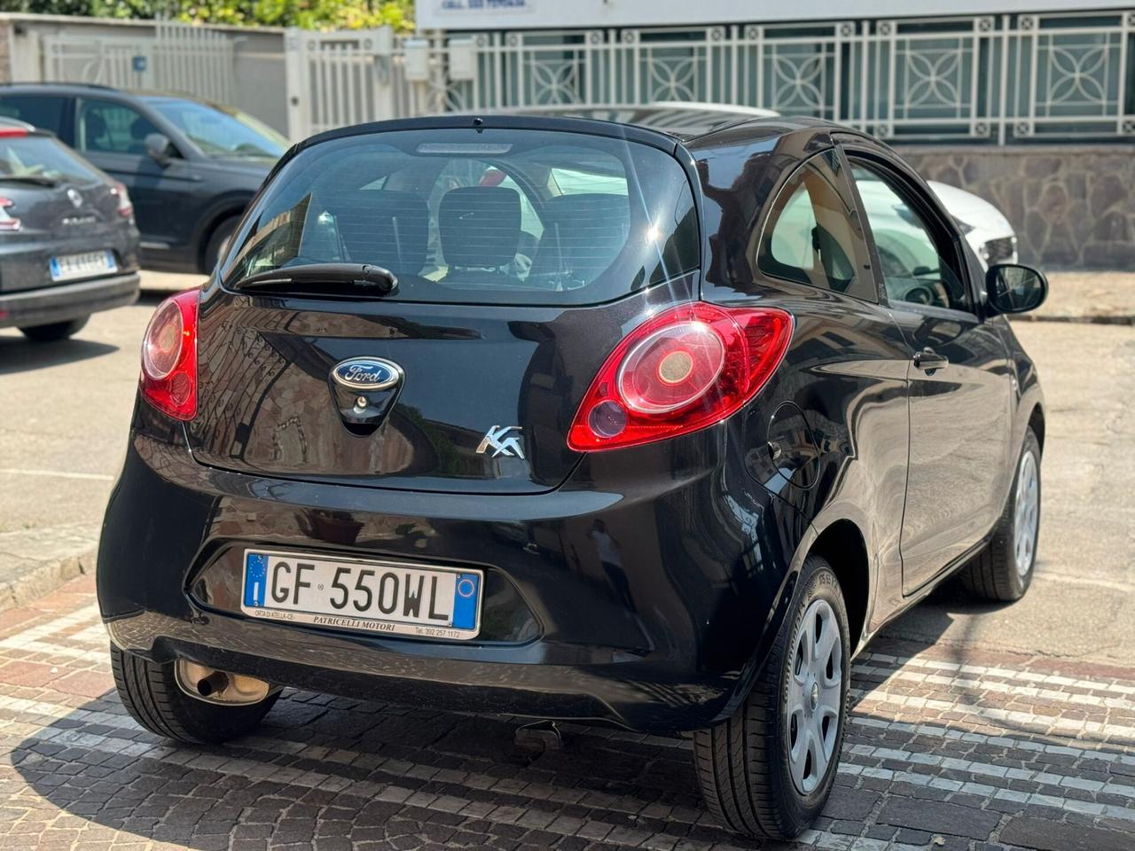 Ford Ka 1.2 8V 69CV Black&White Edition - berlina 2 volumi