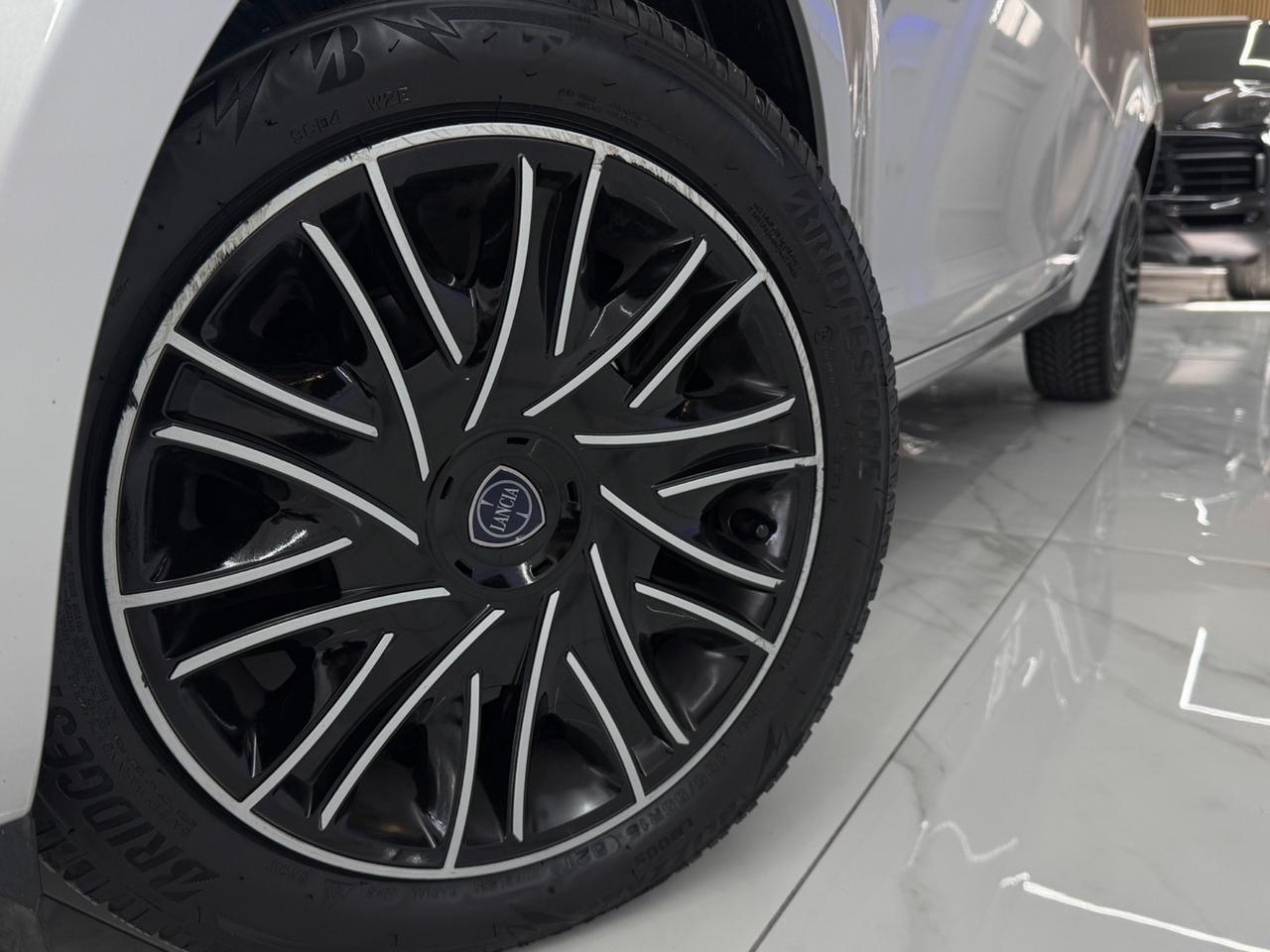 Lancia Ypsilon 1.3 MJT Platinum Full Opt
