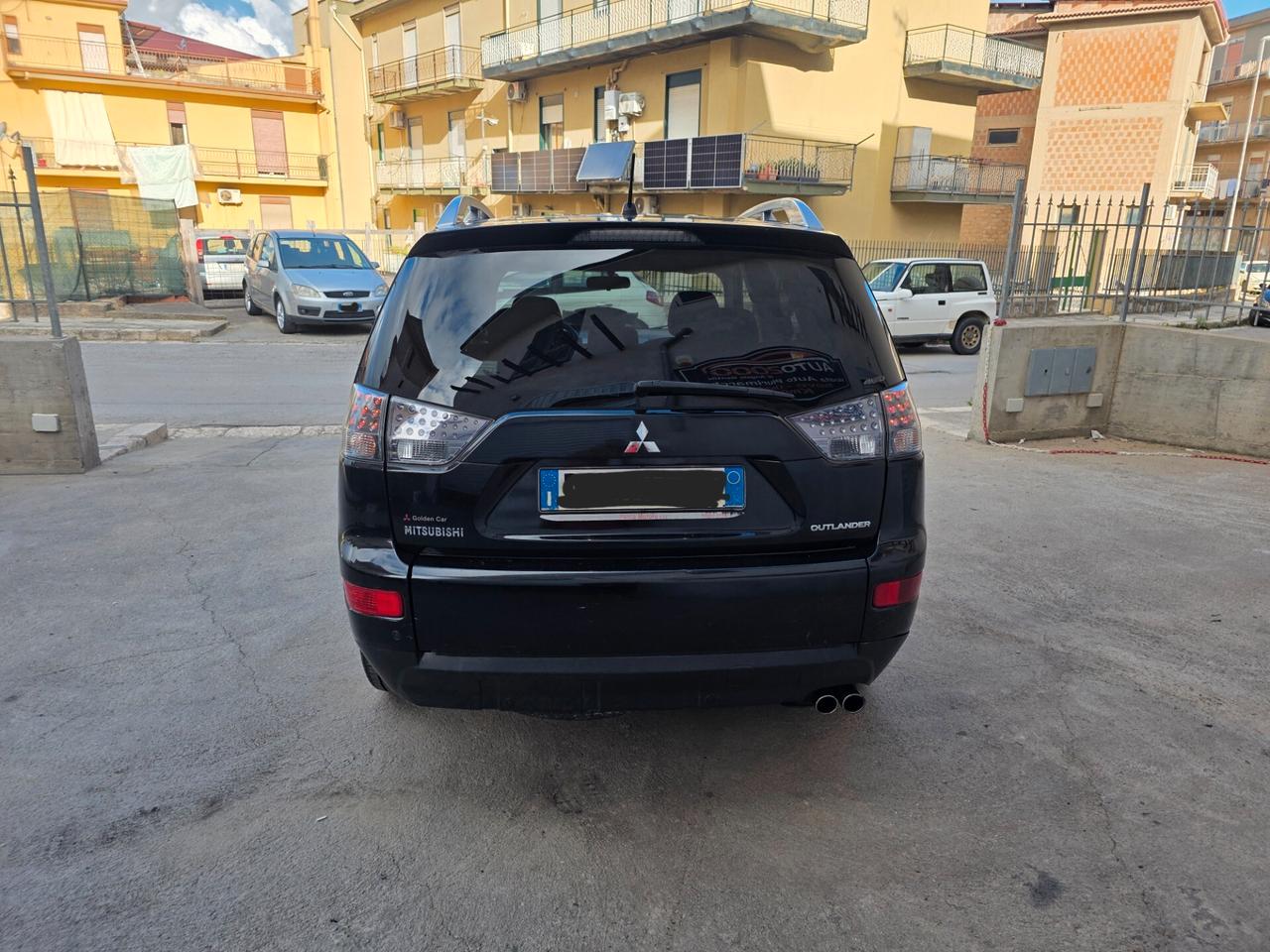 Mitsubishi Outlander 2.0 DI-D Instyle 7 p.ti DPF