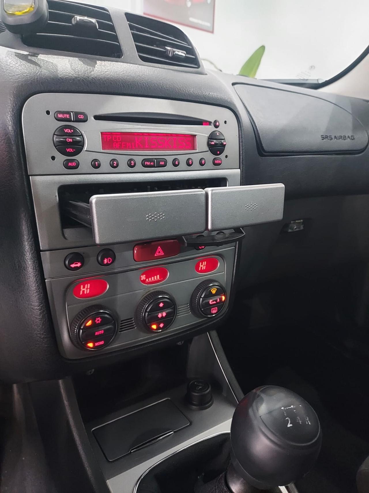 Alfa Romeo 147 1.9 JTD (120) 5 porte Distinctive