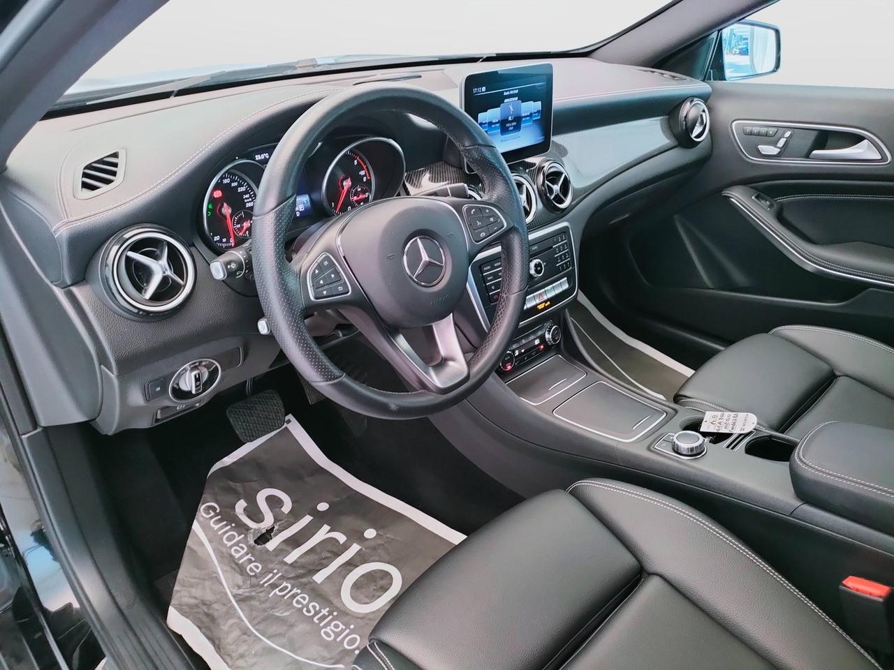 Mercedes-Benz GLA-X156 2017 - GLA 200 d Night Edition auto