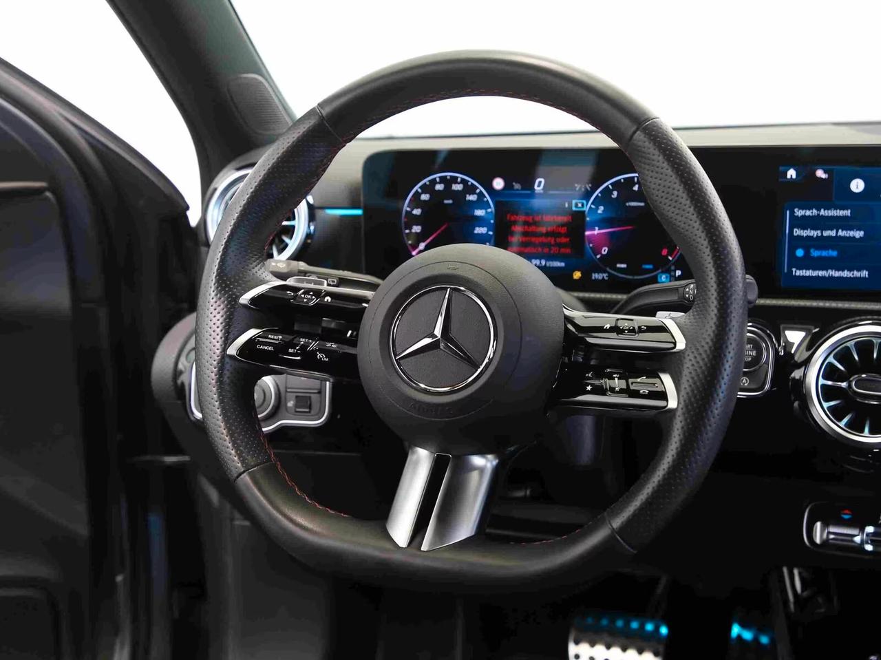 Mercedes-benz A 180 Automatic AMG Line Advanced Plus