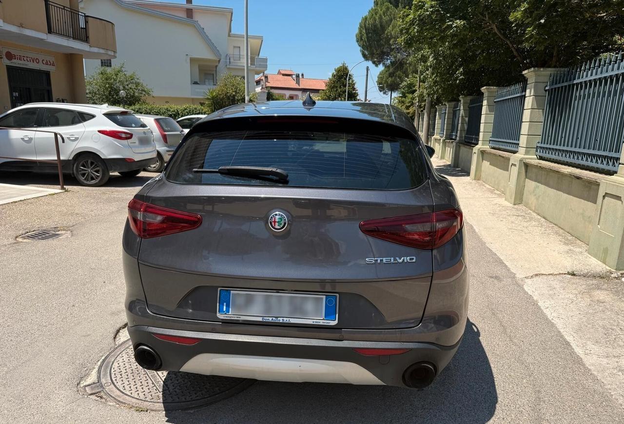 Alfa Romeo Stelvio 2.2 Turbodiesel 150 CV AT8 Super