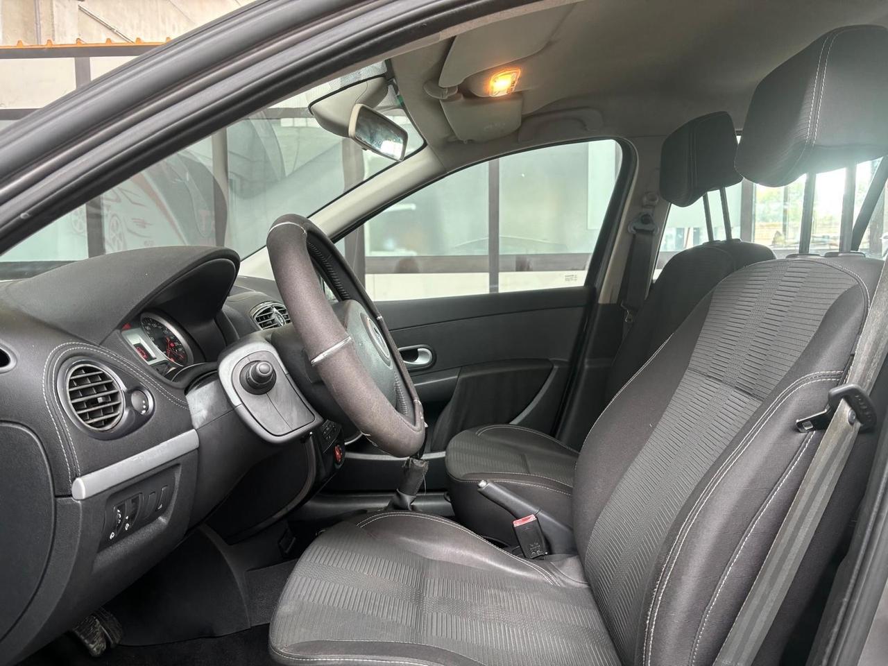 Renault Clio 1.2 16V 5 porte Luxe