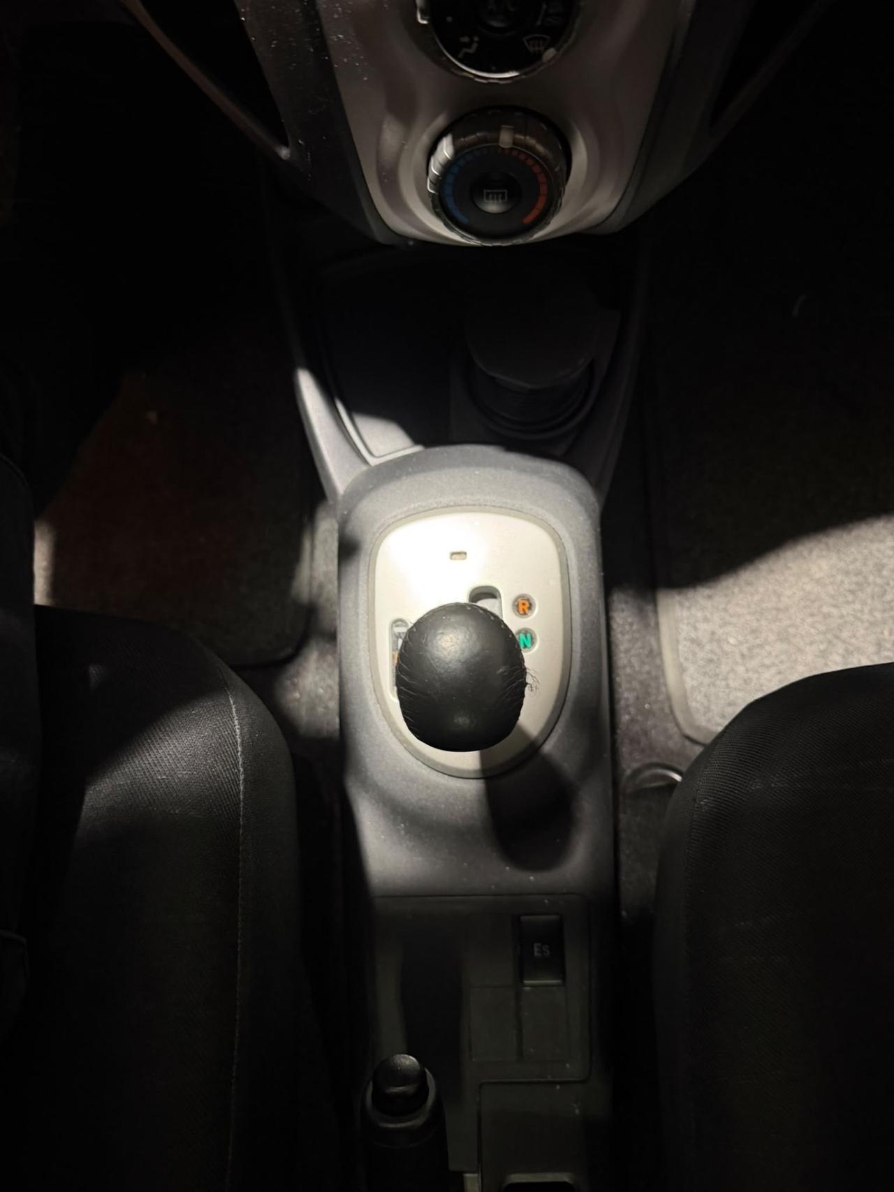 Toyota Yaris 1.3 5 porte Sol