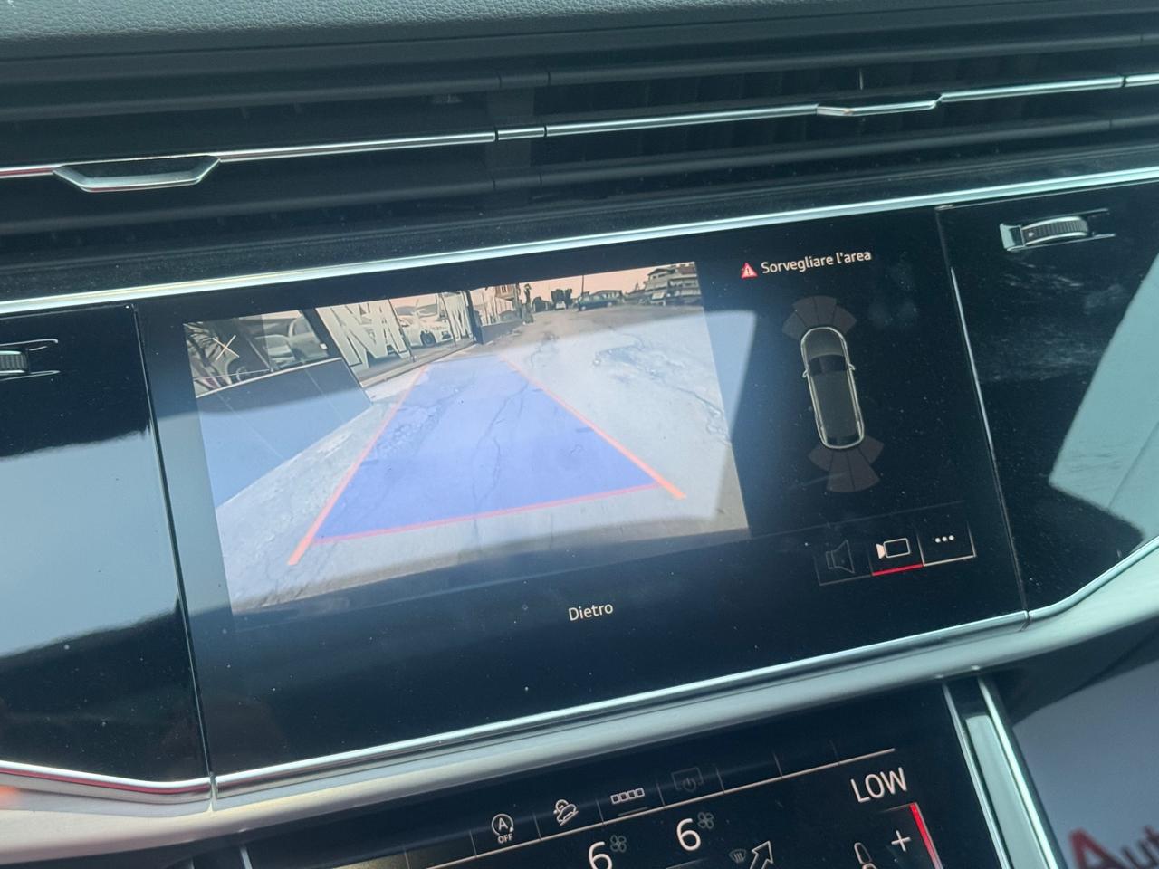 AUDI Q8 45 TDI 231 CV S-LINE TETTO R22 FULL IVA