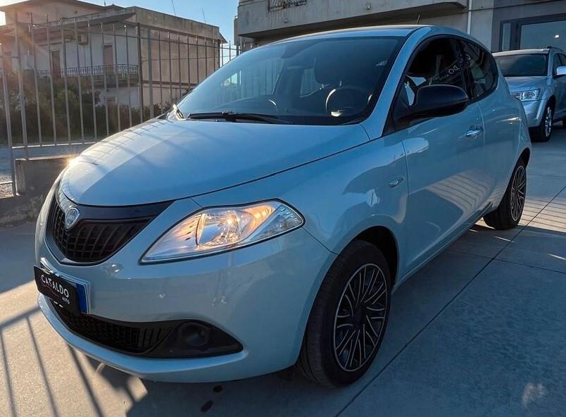 Lancia Ypsilon 1.0 FireFly 5 porte S&S Hybrid Gold