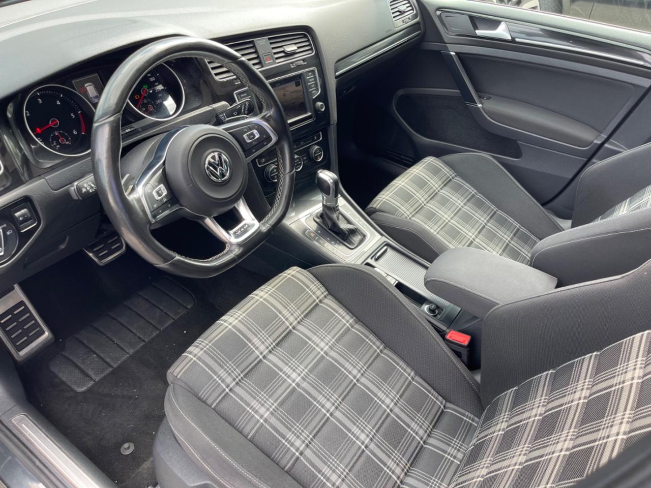 Volkswagen Golf Variant GTD 2.0 TDI DSG BlueMotion Technology